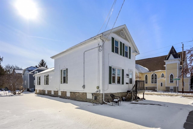 51 W 10th Ave, Oshkosh, WI 54902 - view of snow covered exterior