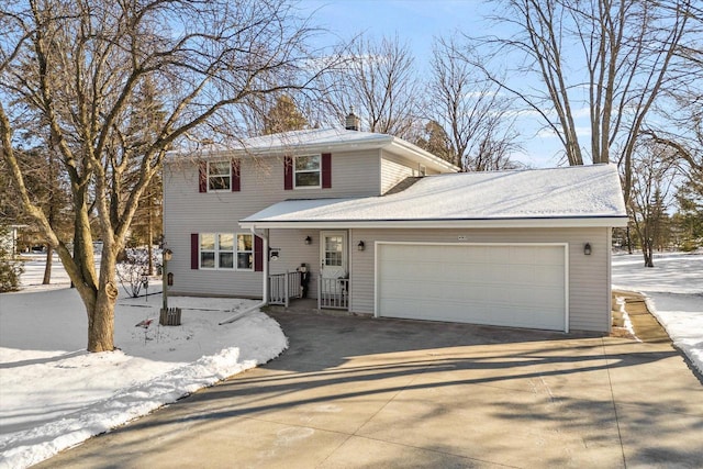 view of front property featuring a garage