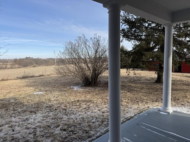 view of yard featuring a rural view