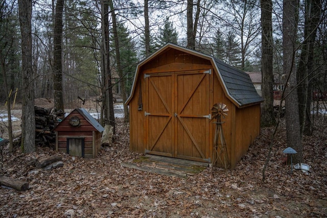 view of outbuilding