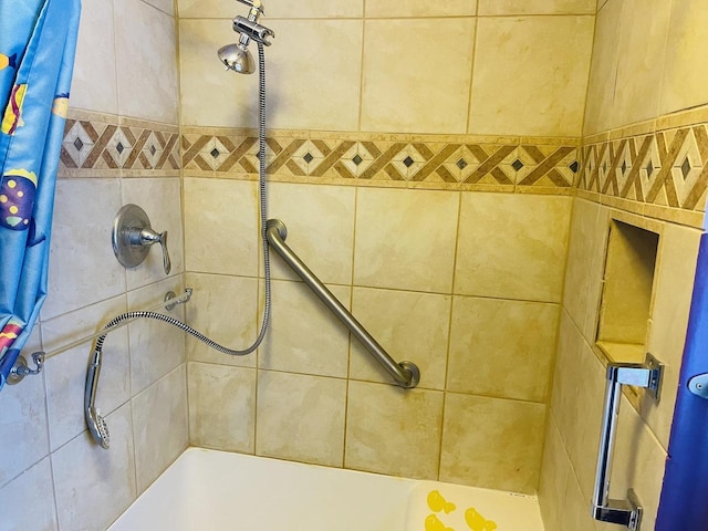 W7679 Oak St, Shiocton, WI 54170 - bathroom with tiled shower