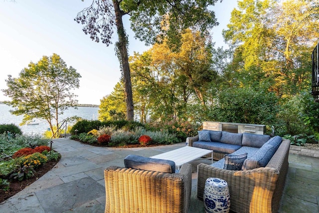 view of patio with outdoor lounge area