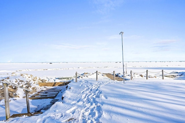 90 Lake St, Oshkosh, WI 54901 - view of yard layered in snow