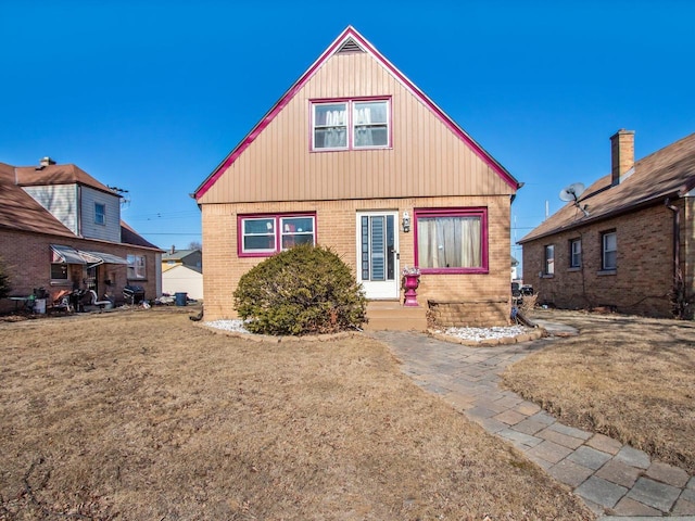 view of front of property with a front yard