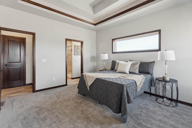 3868 E Teton Ln, Appleton, WI 54913 - bedroom featuring baseboards, carpet, and a tray ceiling