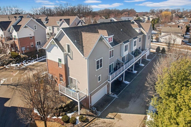 bird's eye view with a residential view