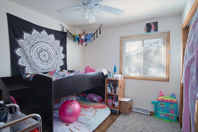 bedroom with ceiling fan