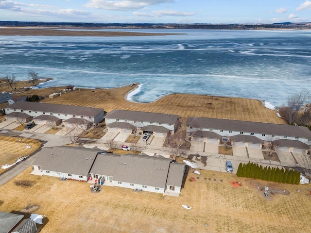 bird's eye view with a water view