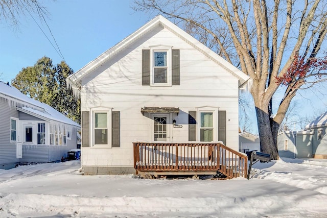 view of front of property