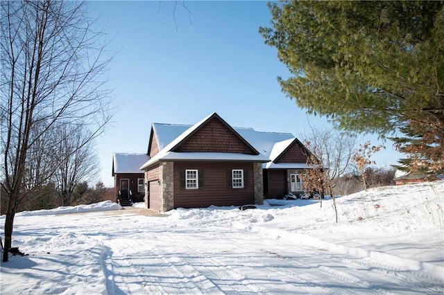 view of front facade featuring an attached garage