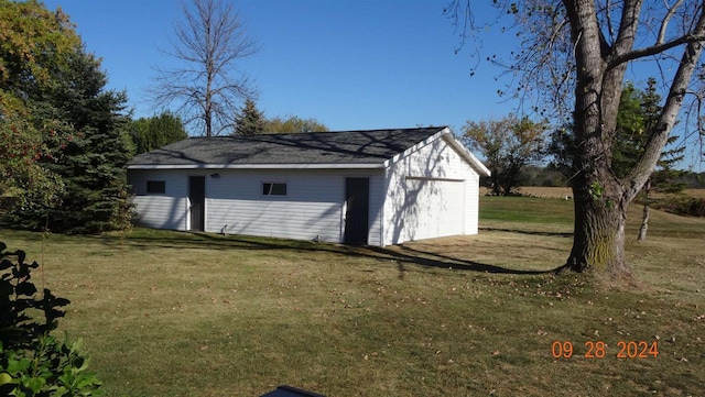 view of detached garage