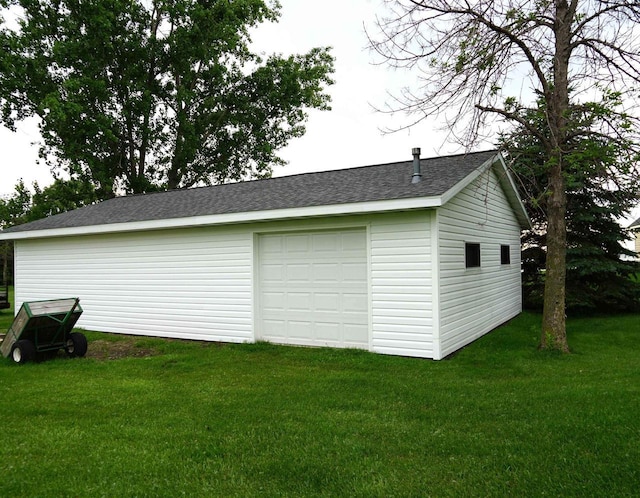 view of detached garage