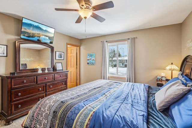 bedroom with ceiling fan