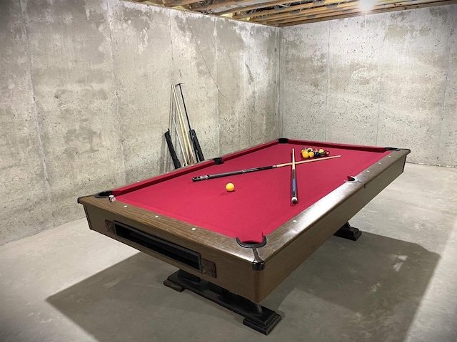 recreation room featuring pool table and concrete floors