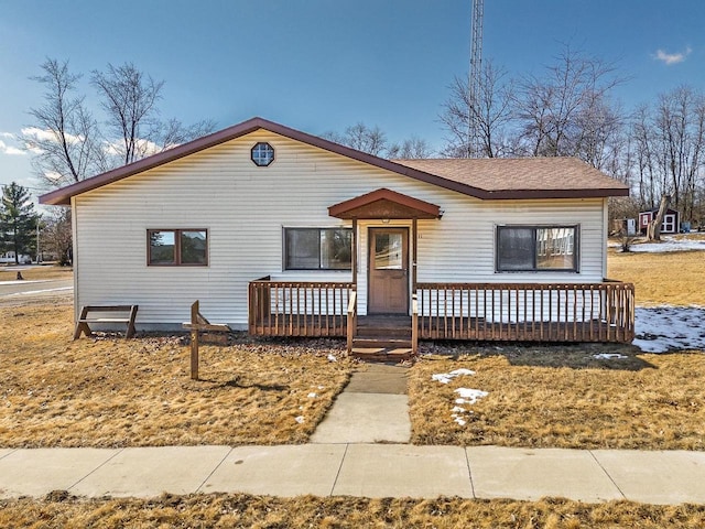 view of front of property featuring a porch