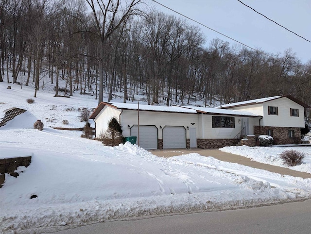 view of front facade featuring an attached garage