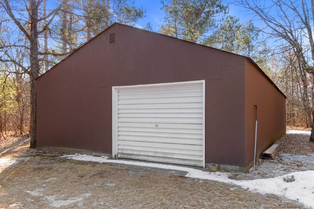 view of detached garage