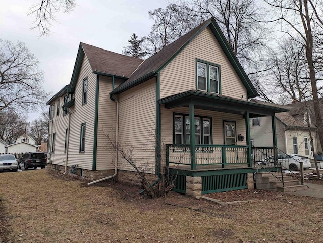 view of front of home with covered porch