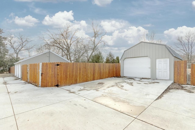 detached garage with fence