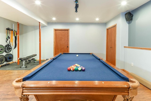 rec room featuring recessed lighting, billiards, and wood finished floors