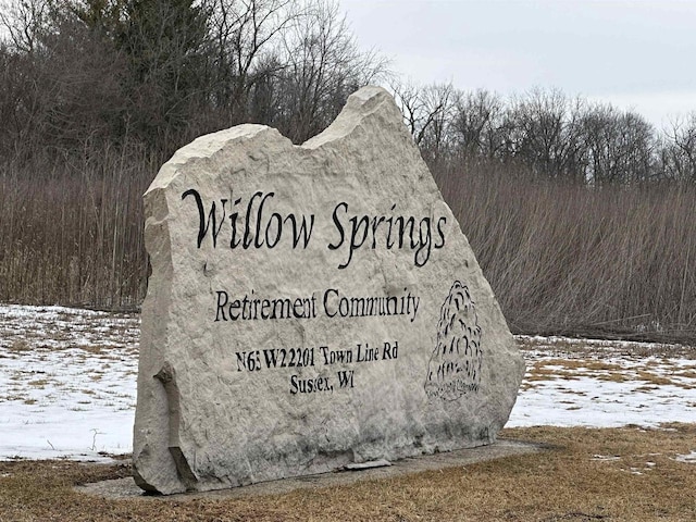 view of community / neighborhood sign