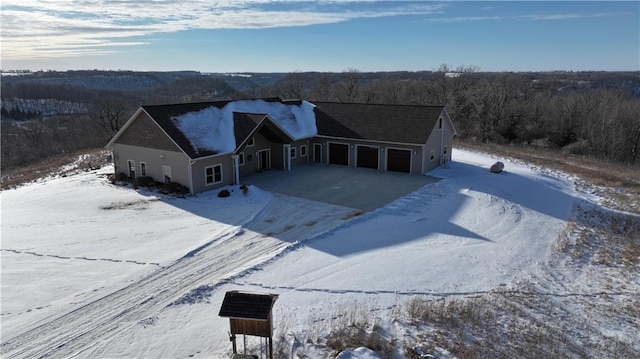 view of front of home with an attached garage