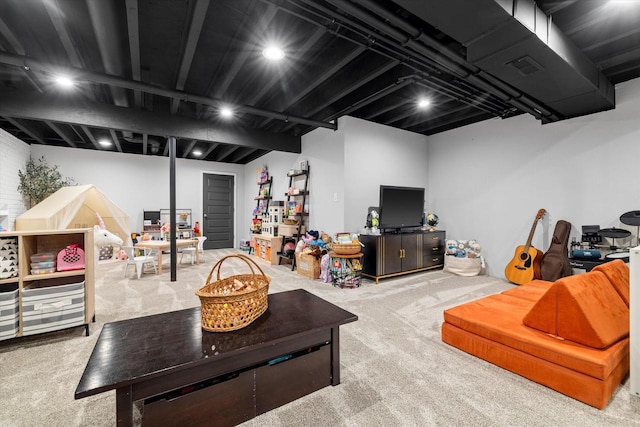 living room with carpet