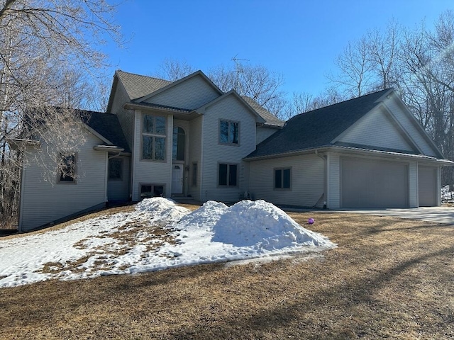 view of front facade with a garage