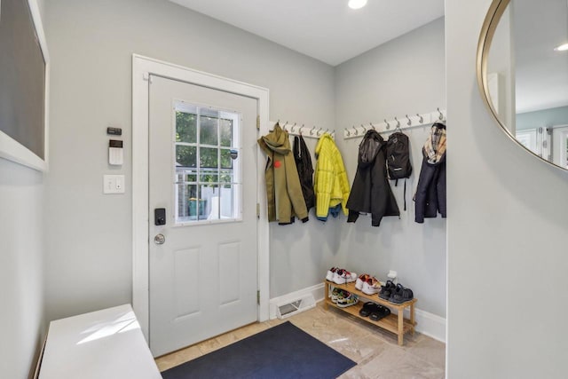 mudroom with recessed lighting, visible vents, and baseboards