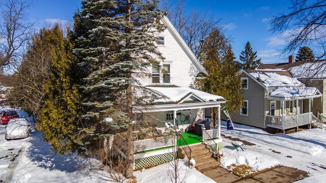 view of front of property featuring a porch