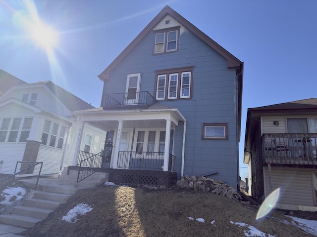 view of front of property featuring covered porch