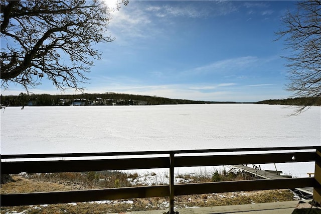 view of yard with a water view