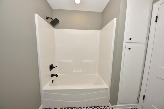 full bathroom featuring washtub / shower combination