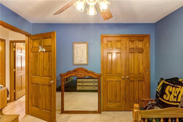 bedroom featuring ceiling fan