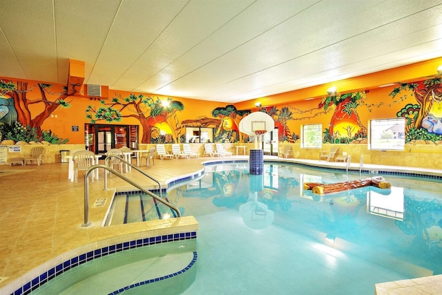 N8111 Castaway Dr, New Lisbon, WI 53950 - view of pool