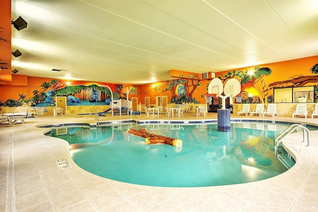 N8111 Castaway Dr, New Lisbon, WI 53950 - view of pool