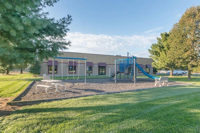 N8111 Castaway Dr, New Lisbon, WI 53950 - community playground with a yard