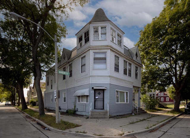 1801 W Meinecke Ave, Milwaukee, WI 53206 - view of victorian house