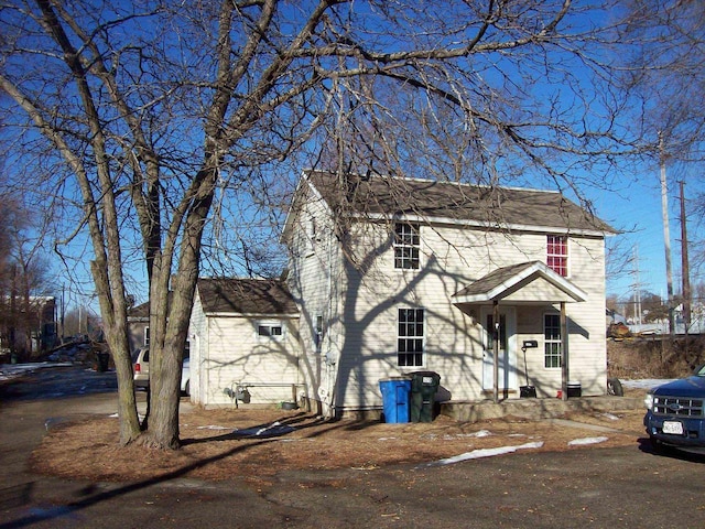 view of front facade