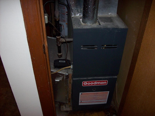 800 Thompson St, Portage, WI 53901 - utilities with heating unit