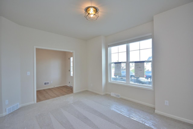 W198N5372 Boxwood Blvd, Menomonee Falls, WI 53051 - unfurnished room with carpet and baseboards