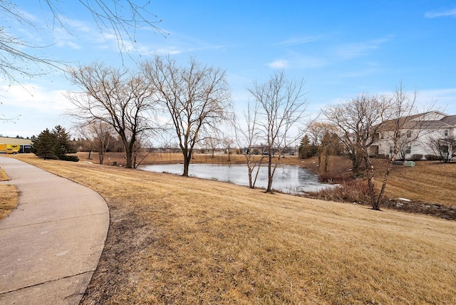 view of yard featuring a water view