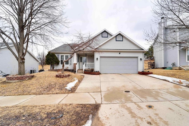 view of front facade with a garage and driveway