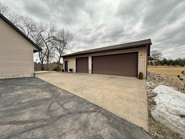 view of detached garage