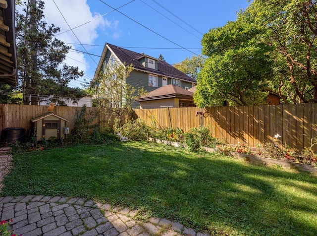 view of yard featuring a fenced backyard