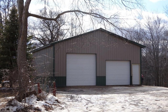 view of detached garage