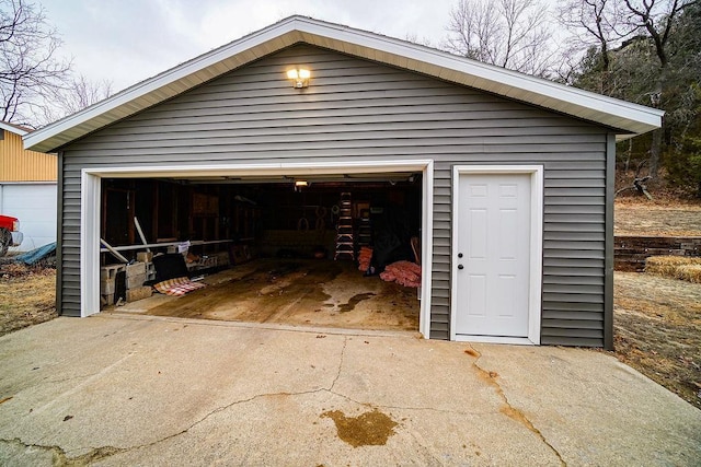 view of detached garage