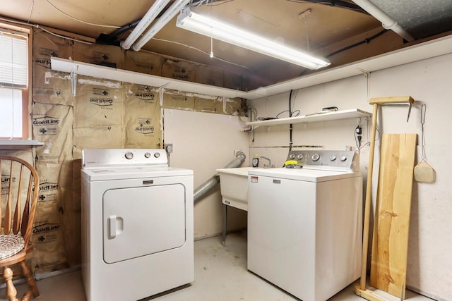 442 Forest Dr, Fontana, WI 53125 - laundry area featuring washing machine and clothes dryer