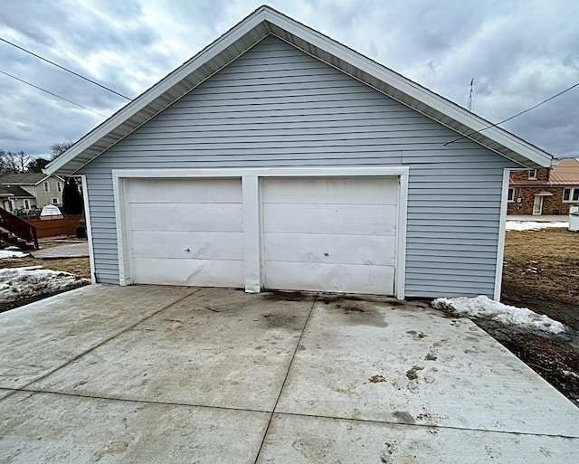 view of detached garage