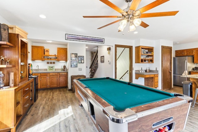 recreation room featuring light wood finished floors, ceiling fan, recessed lighting, billiards, and a sink